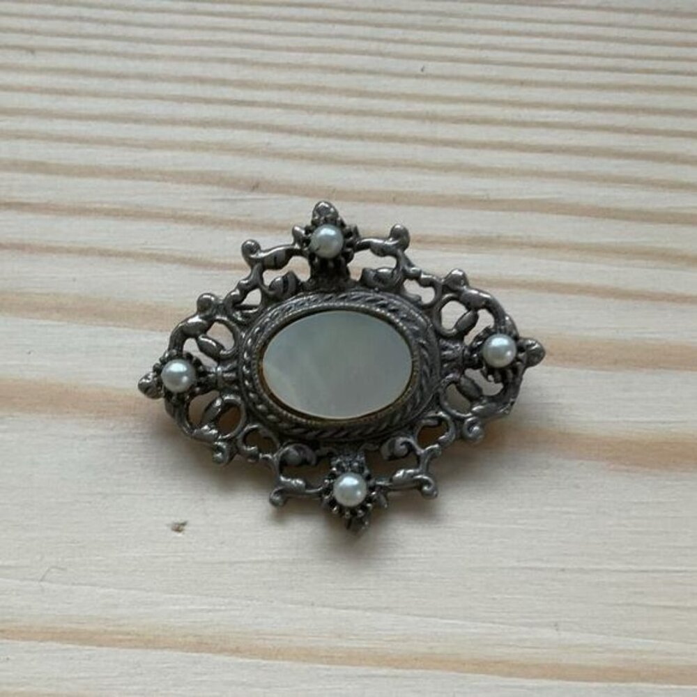 Vintage Oval Brooch With Faux Pearls & Mother Of Pearl Accent Silver-Tone Metal